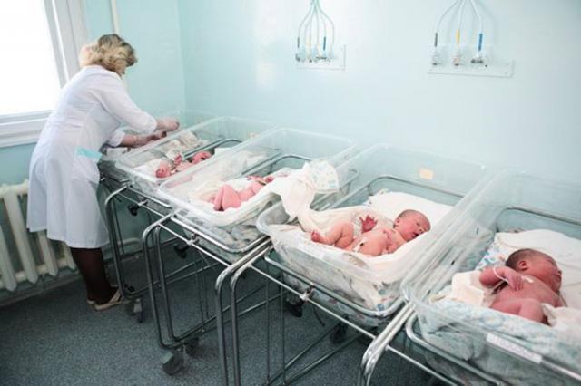 În perioada 1 ianuarie-30 aprilie 2015, în judeţul Suceava s-au născut 2.414 copii. Foto: perfecte.ro
