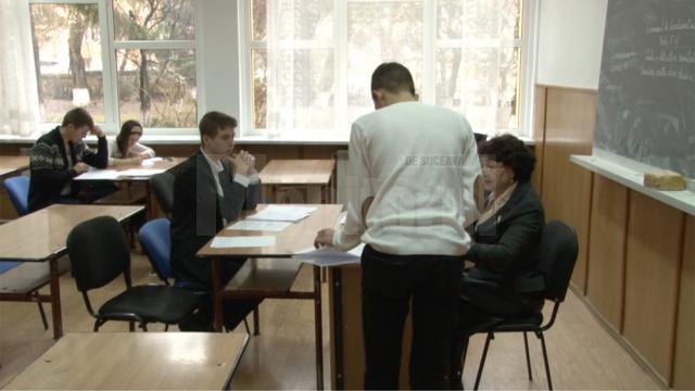 Elev sucevean eliminat de la examenul de bac, după ce i-a sunat telefonul în timpul probei de română