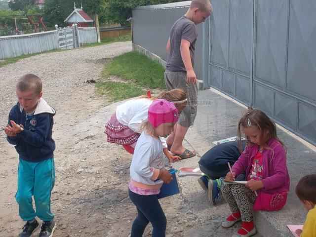 Copii implicaţi în activităţi educative la locuinţa lui Ilie Dumitru Vorobchievici