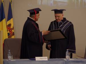 Preşedintele Republicii Moldova a primit titlul de Doctor Honoris Causa al Universităţii Suceava