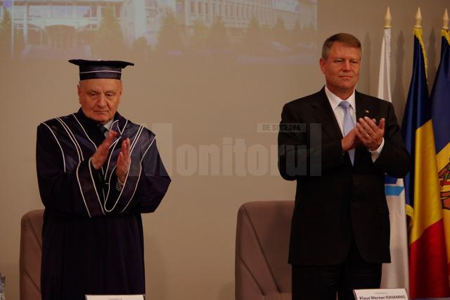 Preşedintele Republicii Moldova a fost distins cu titlul de Doctor Honoris Causa al Universităţii din Suceava