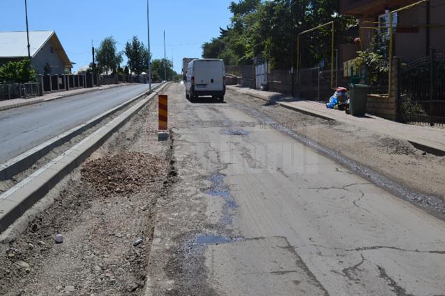 Dezastruosul drum din Fălticeni Foto: ziarul de pe net