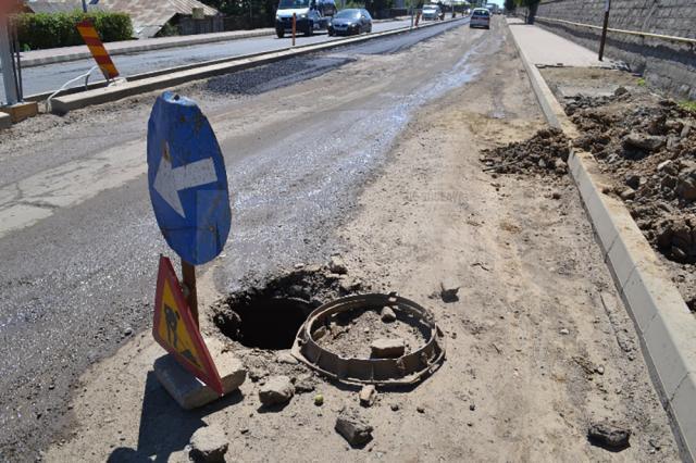 Dezastruosul drum din Fălticeni Foto: ziarul de pe net