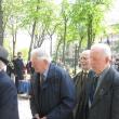 Socrul lui Băsescu (primul din stânga) alături de colegii săi veterani de război