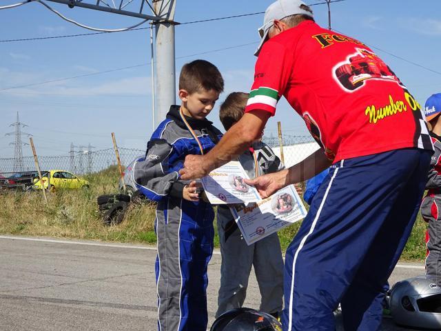 Mai mulţi elevi de la Palatul Copiilor s-au remarcat la Campionatul Naţional de Karting Şcolar