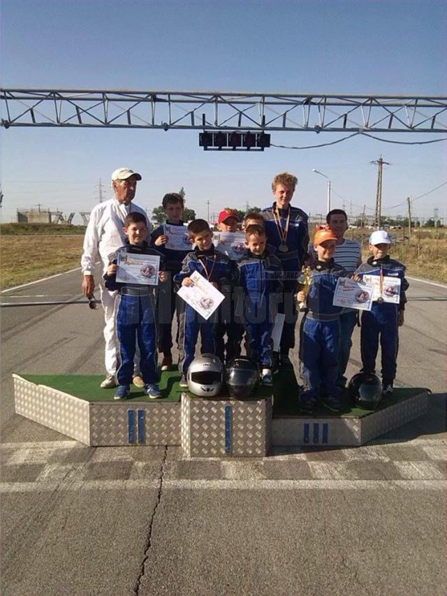 Mai mulţi elevi de la Palatul Copiilor s-au remarcat la Campionatul Naţional de Karting Şcolar