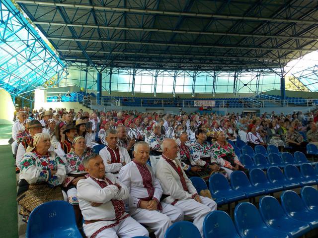 Dansul, muzica şi meşteşugurile populare româneşti, promovate la Cernăuţi