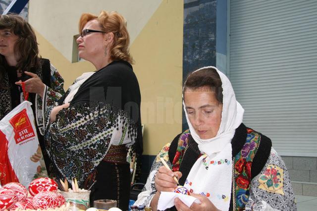 Dansul, muzica şi meşteşugurile populare româneşti, promovate la Cernăuţi