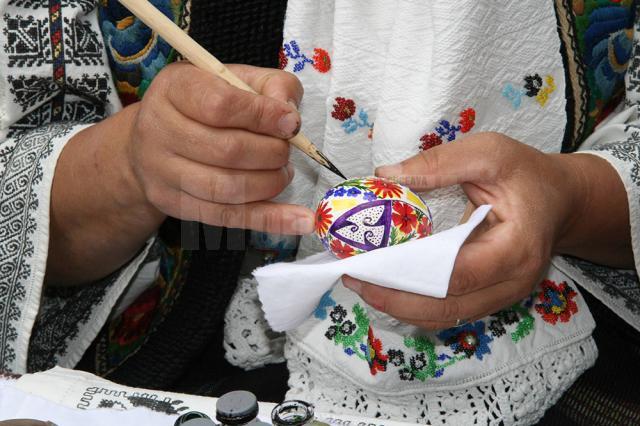 Dansul, muzica şi meşteşugurile populare româneşti, promovate la Cernăuţi