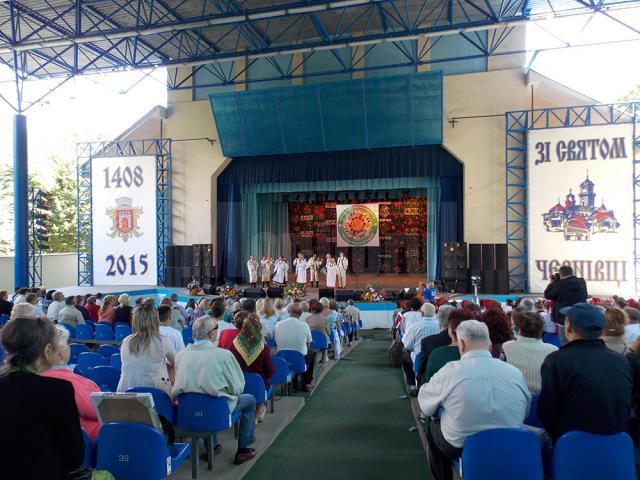 Dansul, muzica şi meşteşugurile populare româneşti, promovate la Cernăuţi