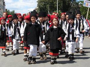 La Câmpulung Moldovenesc va avea loc cel mai mare festival de folclor din Europa