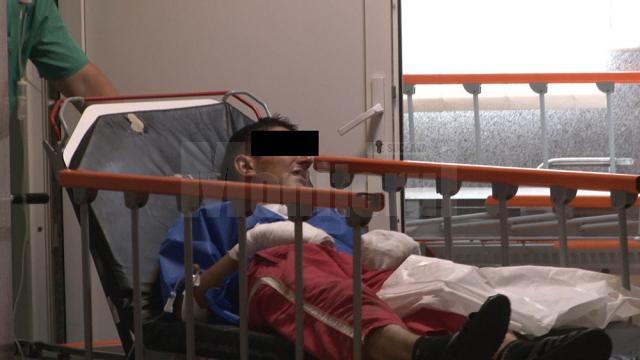 Doi tineri arşi, o bătrână omorâtă de trăsnet, iar doi soţi, la spital, după ce casa li s-a făcut scrum tot de la un fulger