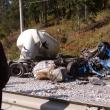 Accidentul petrecut pe DN 17, pe raza comunei Pojorâta, în urma căruia două tiruri s-au făcut zob FOTO: Andreea SIRAN