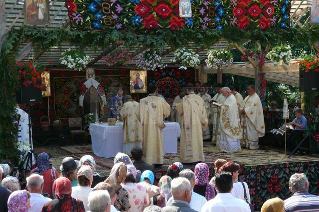 Aşezarea pietrei de temelie şi sfinţirea locului noii biserici din Poiana Stampei