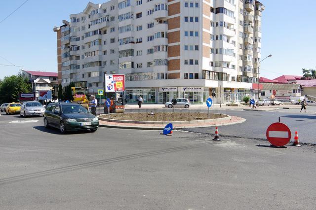 Asfaltările din zona intersecţiei Mărăşeşti au dat peste cap traficul rutier la începutul săptămânii