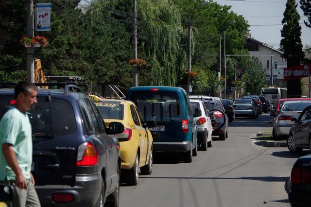 Asfaltările din zona intersecţiei Mărăşeşti au dat peste cap traficul rutier la începutul săptămânii