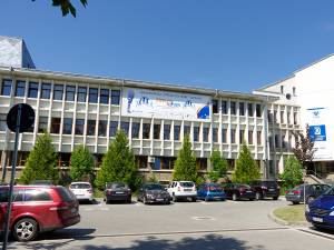 În sesiunea de admitere din toamnă, Universitatea „Ştefan cel Mare” din Suceava (USV) va scoate la concurs 121 de locuri bugetate la licenţă