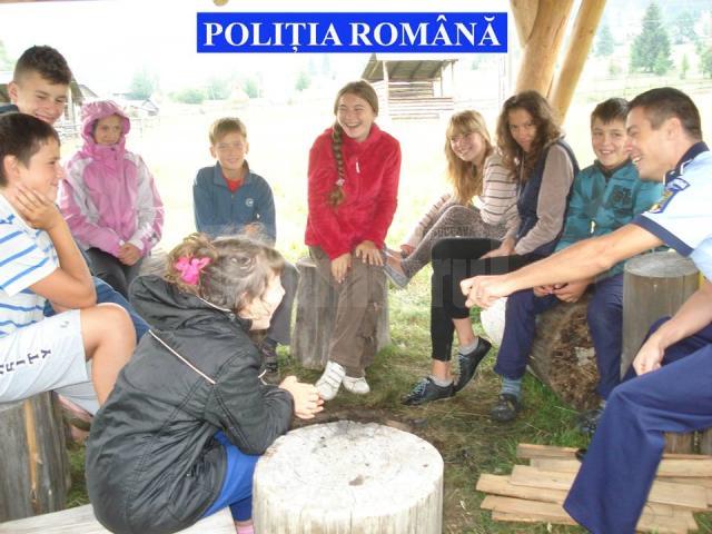 Tabere pentru copii organizate de IPJ Suceava şi Romanian Children’s Humanitarian Foundation