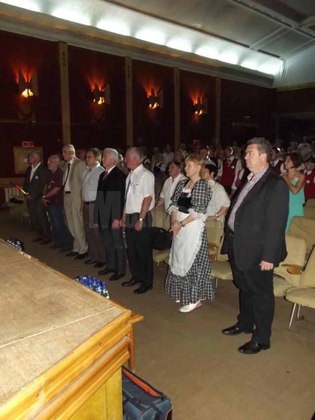 Expoziţie de fotografie, recital de lăută şi parada portului popular la cea de-a XIII-a Întâlnire a germanilor din Bucovina