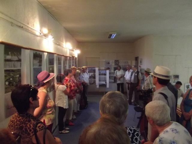 Expoziţie de fotografie, recital de lăută şi parada portului popular la cea de-a XIII-a Întâlnire a germanilor din Bucovina