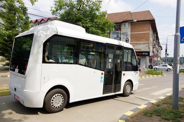Noile microbuze de maxi-taxi ale TPL circulau de ieri pe străzile Sucevei