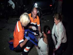 Accident cu zece răniţi, după o ciocnire violentă între un BMW şi un Mercedes