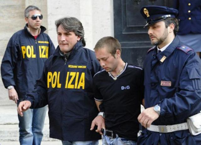 Vasile Marius Acsiniei, autor, în 2009, al unui oribil dublu asasinat comis la Napoli, în Italia, va fi transferat într-un penitenciar din România
