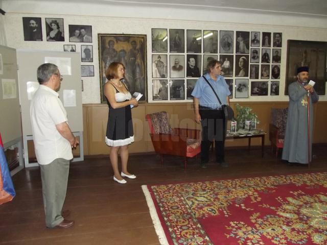 Expoziţie documentară şi lansare de carte, menite să păstreze memoria şi identitatea comunităţii armene din Suceava