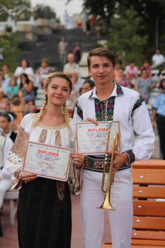 Ansamblul “Plaiurile Dornelor” a câştigat Trofeul Festivalului “Lină Chiralină” de la Brăila