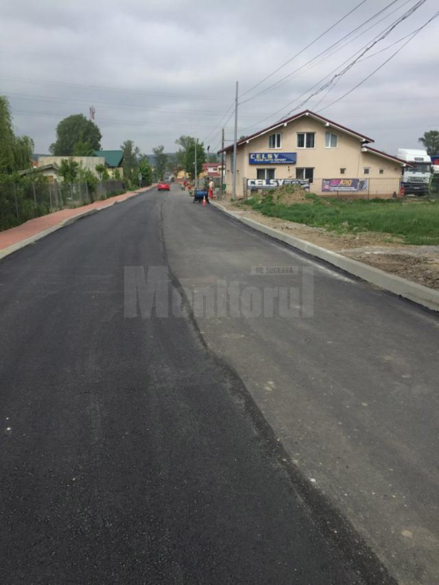 Strada Ştrandului a fost refăcută după o lungă perioadă de aşteptare