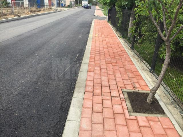 Strada Ştrandului a fost refăcută după o lungă perioadă de aşteptare