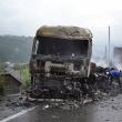 Acum câteva zile două vehicule grele s-au ciocnit şi au luat foc pe DN 17, la Vama