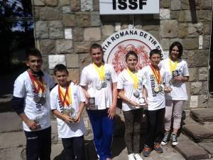 Sportivii de la CSȘ Rădăuți și CSM Suceava au câștigat 22 de medalii la naționalele de pușcă aer comprimat și glonț la juniori mici