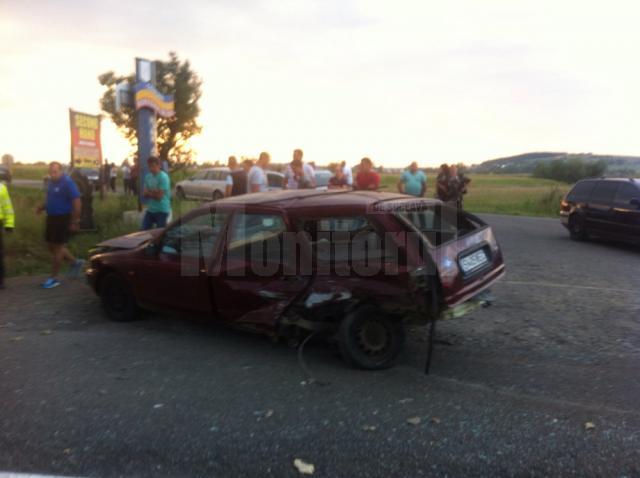 Accidentul petrecut la Horodnic de Sus, unde şoferul aflat la volanul unui autoturism marca Ford Mondeo nu a acordat prioritate de trecere și a intrat în coliziune cu un autoturism marca BMW 525