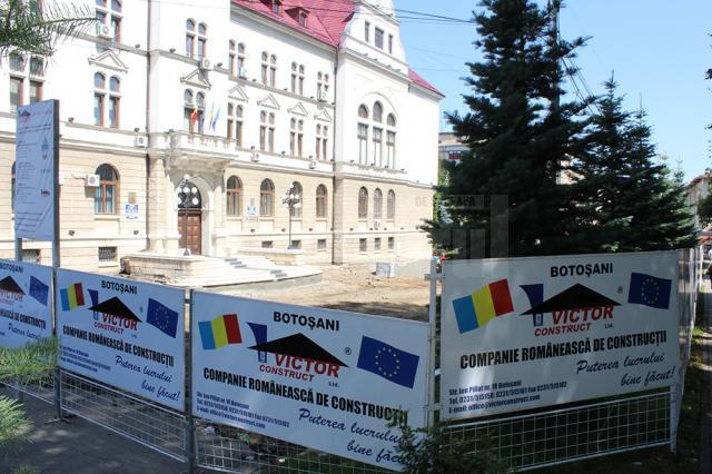 Lucrările de modernizare a zonei centrale a municipiului Suceava, în jurul Palatului Administrativ, vor fi finalizate cu două luni mai devreme