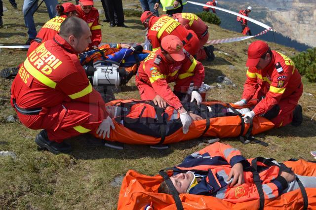 Exerciţiu complex al serviciilor de urgenţă, în masivul Călimani