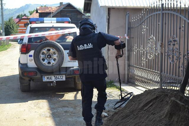 Pirotehniştii ISU Suceava au găsit aproape 200 de elemente de muniţie