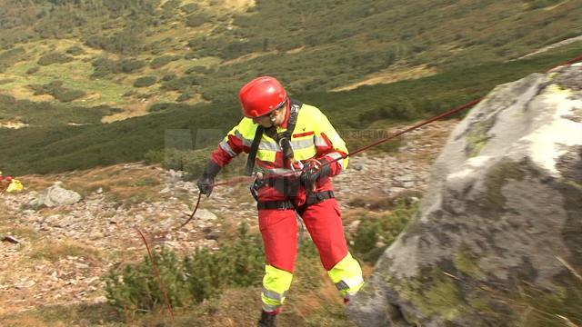 Avion prăbuşit, incendiu şi turişti căzuţi în prăpastie, scenariul de coşmar din munţii Călimani