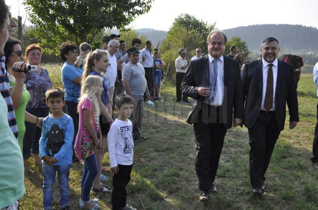 Gorghiu şi Blaga s-au recules la mormântul lui Ştefan cel Mare de la Putna