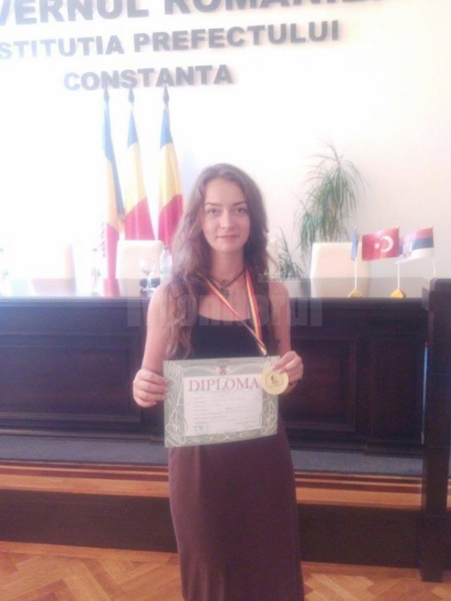 Daniela Petrovici, elevă la Colegiul Naţional „Petru Rareş” Suceava, a ocupat locul I la Olimpiada Internaţională de Lectură, de la Constanţa