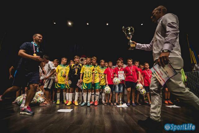 ACS Juniorul Suceava a câștigat trofeul Cupei E.ON Kinder