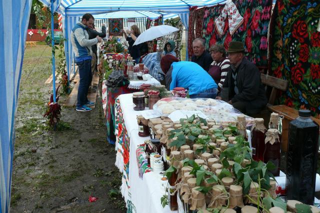 Vremea nu a ţinut în acest an cu organizatorii celei de-a X-a ediţii a Festivalului Fructelor de Pădure de la Coşna