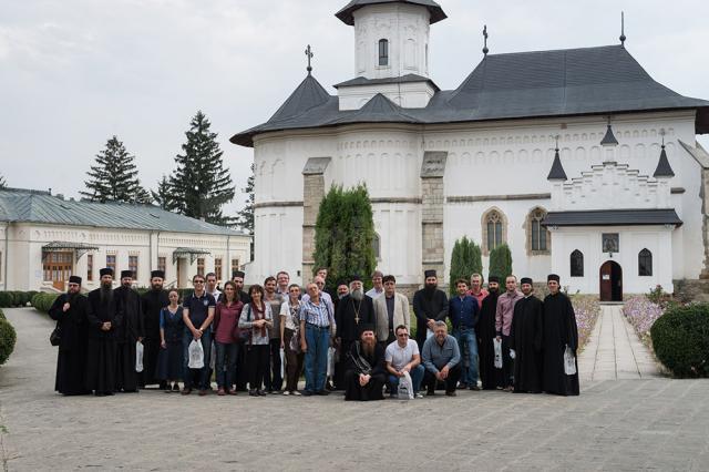 Colocviile Putnei, Mănăstirea Putna