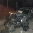 Maşina a fost distrusă aproape în întregime, şoferul şi pasagerii fiind norocoşi că au scăpat cu viaţă