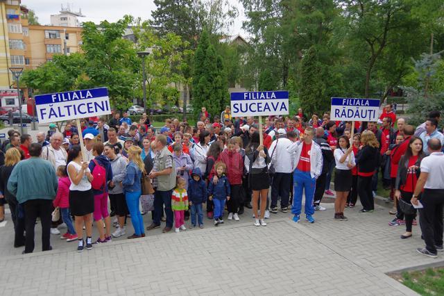 Sute de înscrişi la cel mai mare eveniment sportiv pentru personalul din învăţământ