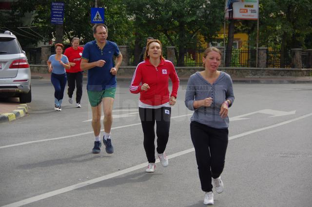 Aproape 300 de oameni ai şcolii au participat la crosul „Spartachiadei profesorilor”