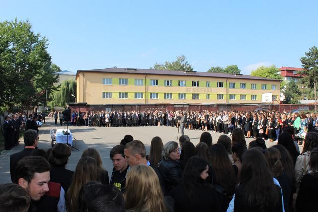 Primarul Ion Lungu a participat la deschiderea de an şcolar în toate cartierele Sucevei