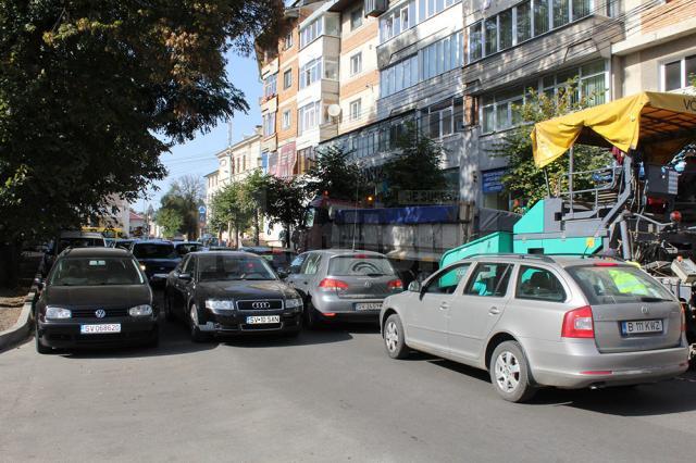 Asfaltări şi refaceri de trotuare în zona centrală a Sucevei