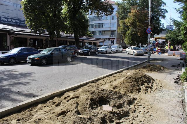 Asfaltări şi refaceri de trotuare în zona centrală a Sucevei