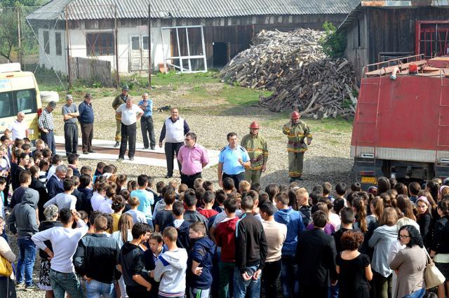 Exercițiu de simulare a unui incendiu la Cajvana